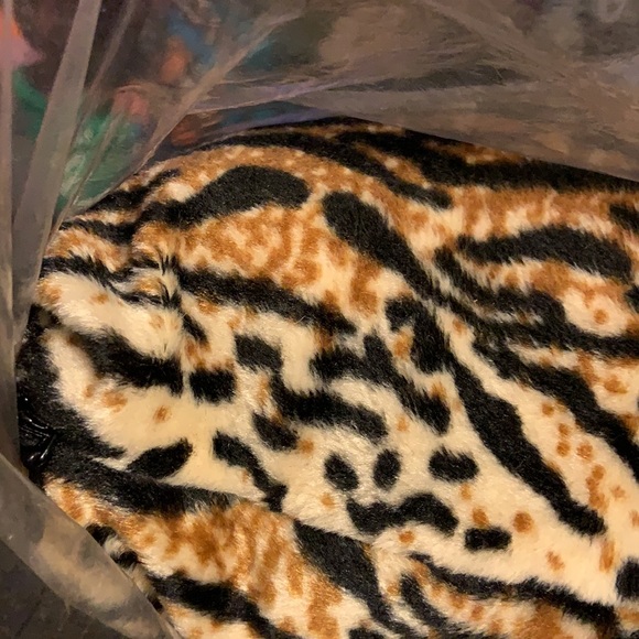 Hide your vibe Zipper Pillow - Picture 2 of 2